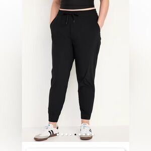 Women's Black Old Navy Sleektech Jogger Pants